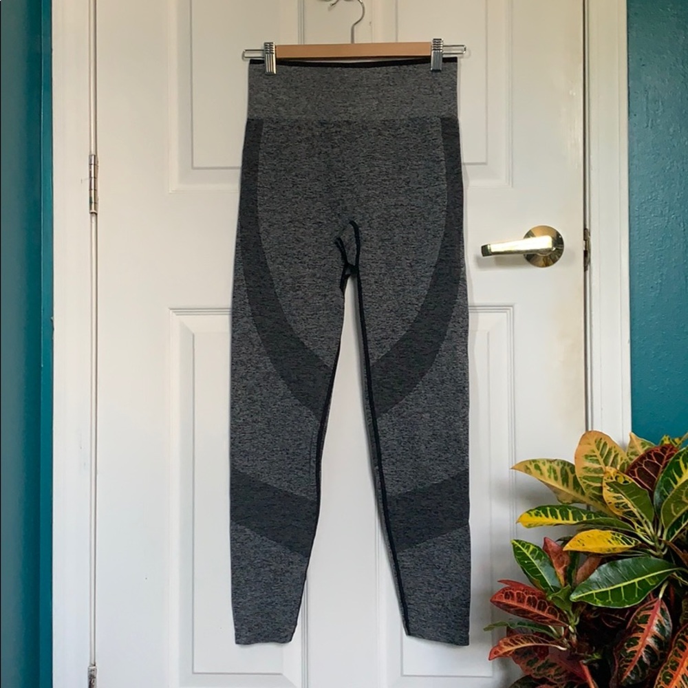 Women’s VS PINK Seamless Leggings